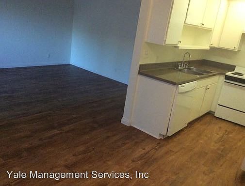 2nd image of 17339 Vanowen St APT 304