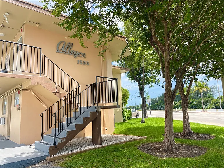 Allegro Apartments — Photo 16
