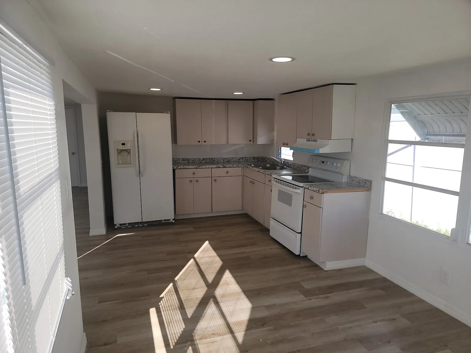 2 bed, 888 sqft, $1,295 — Photo 3