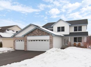 537 E 6th St, Chaska, MN 55318