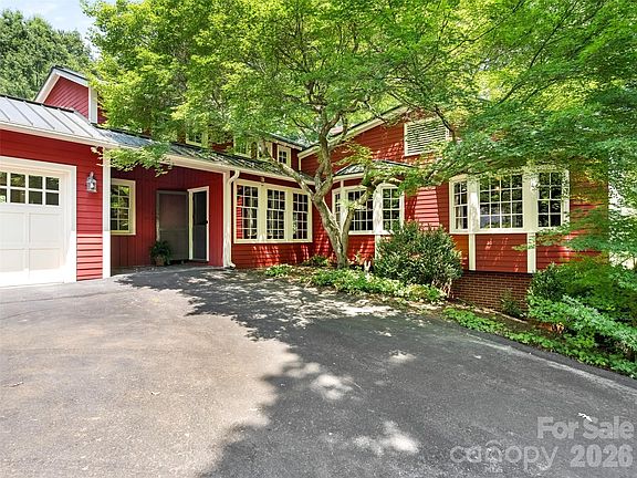 2nd image of 350 Shasta Ln