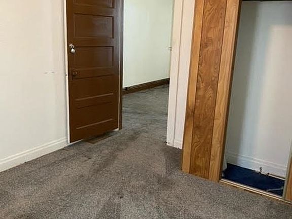 3rd image of 725 Kelly Ln