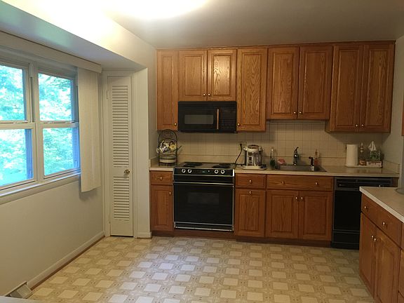 4th image of 13616 Loree Ln