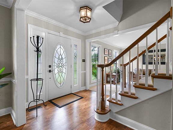 4th image of 137 White Tree Ln