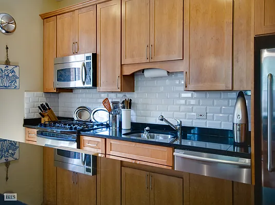 Sold by Brown Harris Stevens | media 17