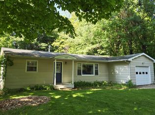 510 E Lewis St, Whitehall, MI 49461
