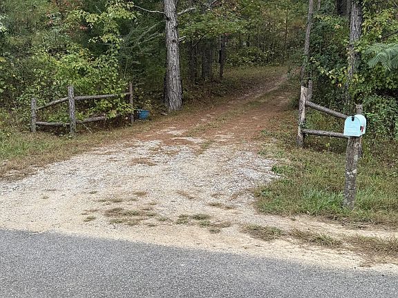 3rd image of 646 Brush Creek Rd