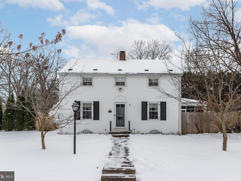 1st image of 456 Hillcrest Ave