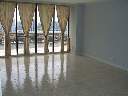 3rd image of 3640 Yacht Club Dr APT 1808