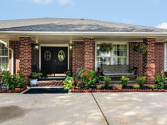 2nd image of 7713 Longleaf Dr