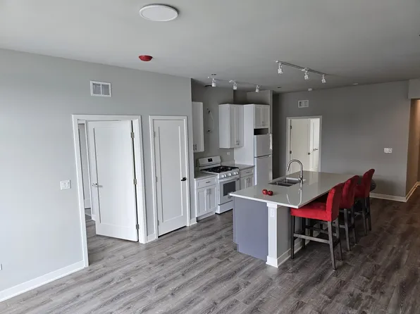 2807 S Halsted St #409, Chicago, IL 60608
