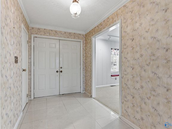 5th image of 2612 Vista Dr SE
