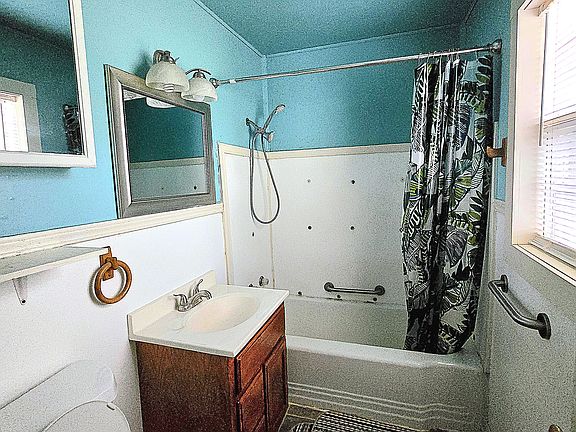 5th image of 815 E Liveoak St