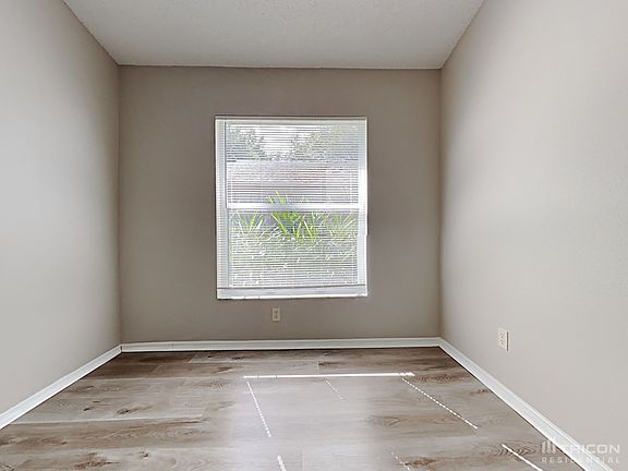 5th image of 419 Valencia Park Dr