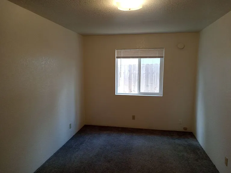 400-402 406 #408-410-412 — Photo 20