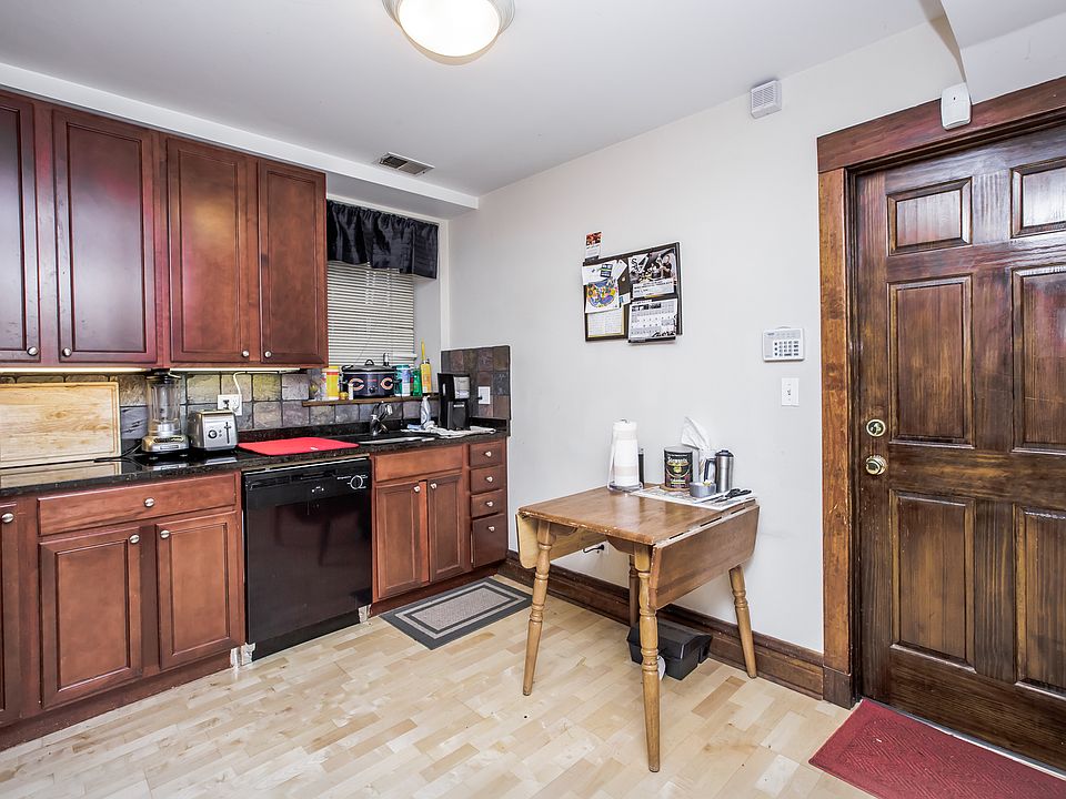 1st image of 1922 N Wood St #0