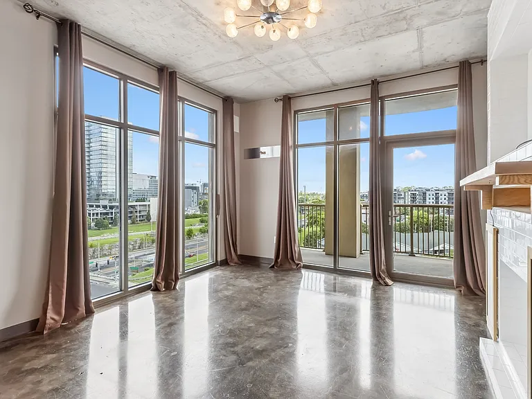 1510 Demonbreun St #702 — Photo 4