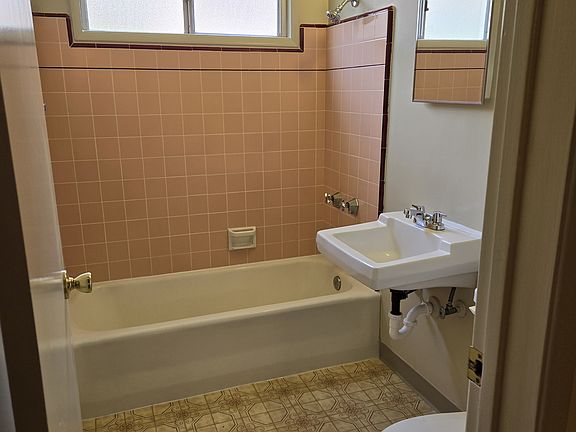 5th image of 530 N 4th St