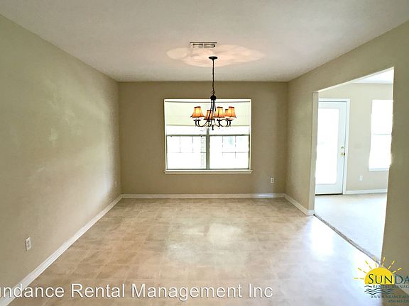 3rd image of 2528 Holley Ct