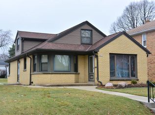 2917 S 38th St, Milwaukee, WI 53215