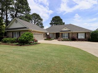 89 Paddock Ln, Southern Pines, NC 28387