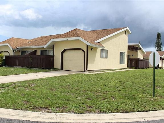 3rd image of 1414 SE Larkwood Cir