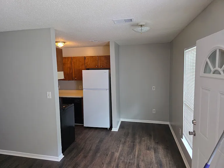 8 Azalea Ave #5E — Photo 6