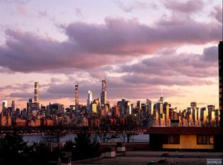 300 Gorge Rd APT 65, Cliffside Park, NJ 07010