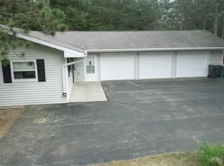 W6366 Hidden Springs Dr, Neshkoro, WI 54960