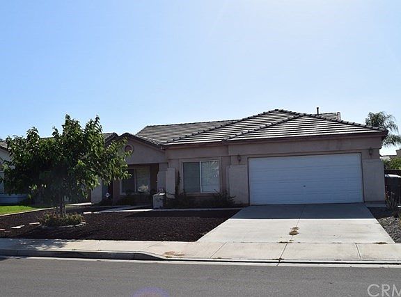Single level home located in quiet friendly neighborhood.