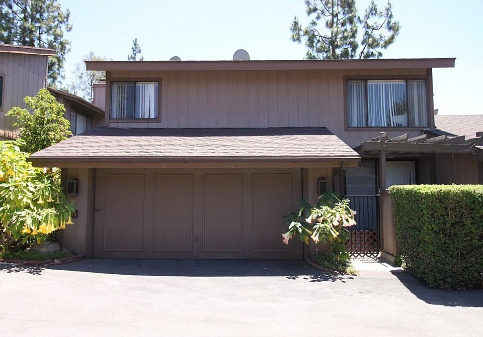 1st image of 33 Northwoods Ln