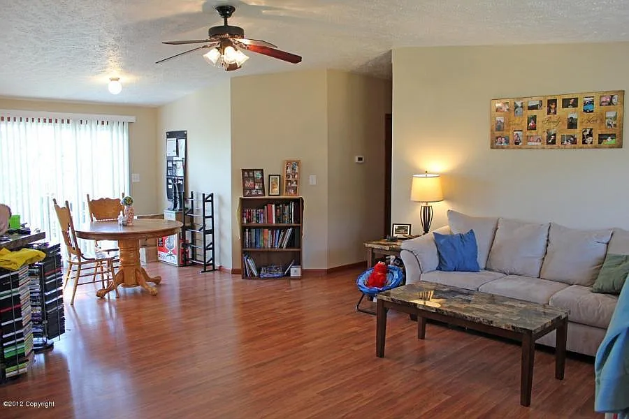 3 bed, 1200 sqft, $1,650 — Photo 3