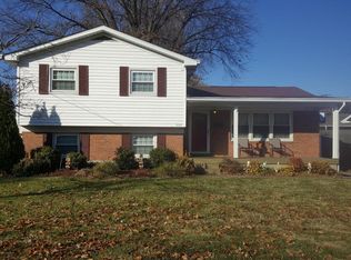 1567 Sadie Ln, Louisville, KY 40216