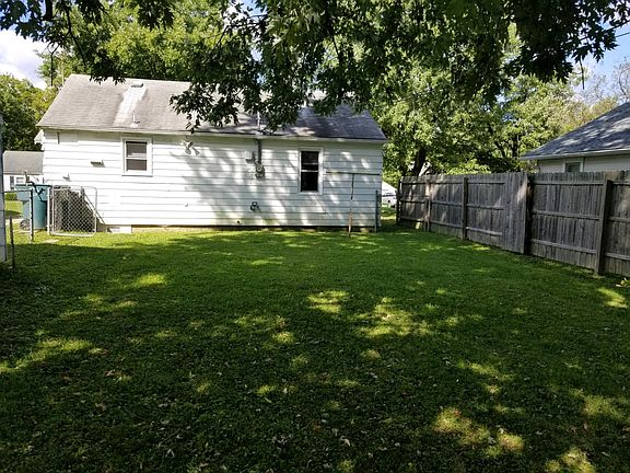 2nd image of 2004 N Rosewood Ave