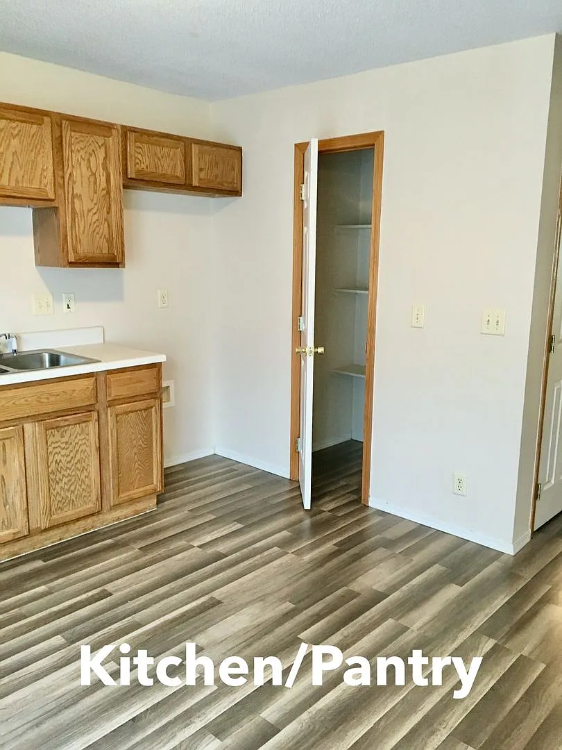 1260 W. Vilm St. — Photo 4