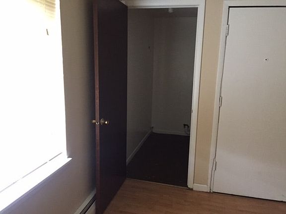 4th image of 367 Elmwood Ave APT 4