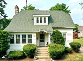 146 Rosedale Ave, Crystal Lake, IL 60014