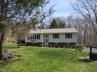 46 Ivy Ln, Stormville, NY 12582
