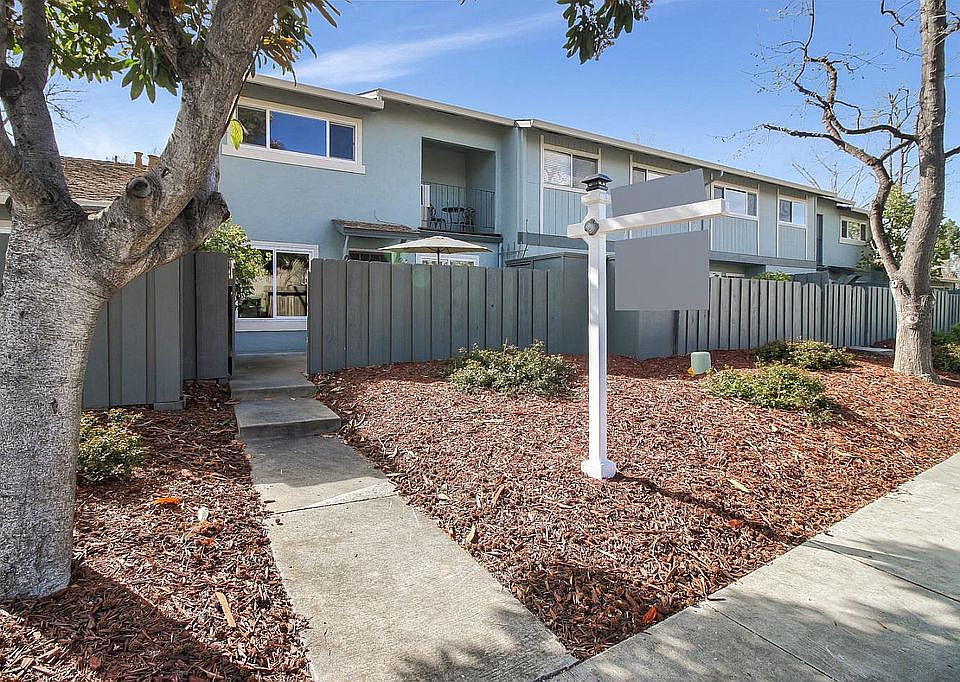 1st image of 4653 Persimmon Pl