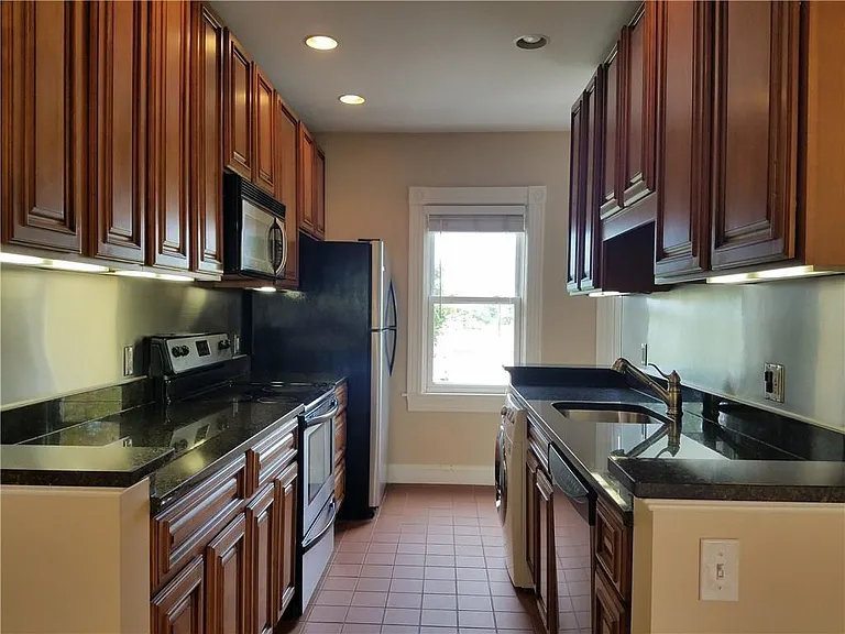 3 Bay View Ave #6 — Photo 13
