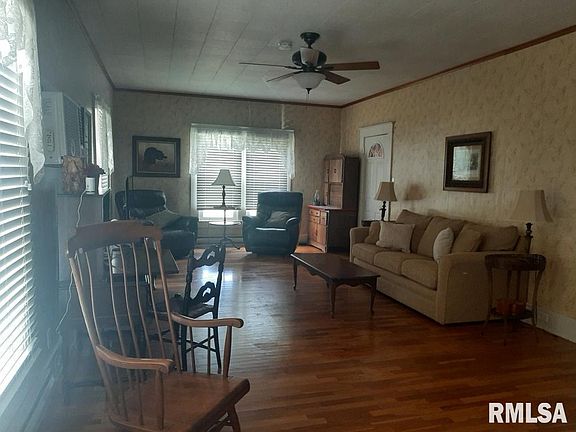 3rd image of 504 W Sylvester Ave