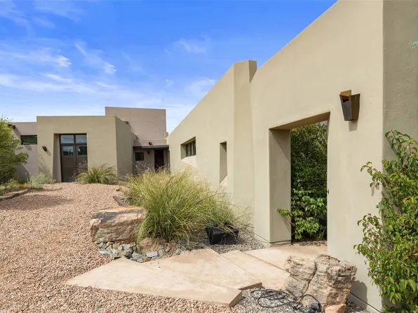35 Calle San Martin, Santa Fe, NM 87506