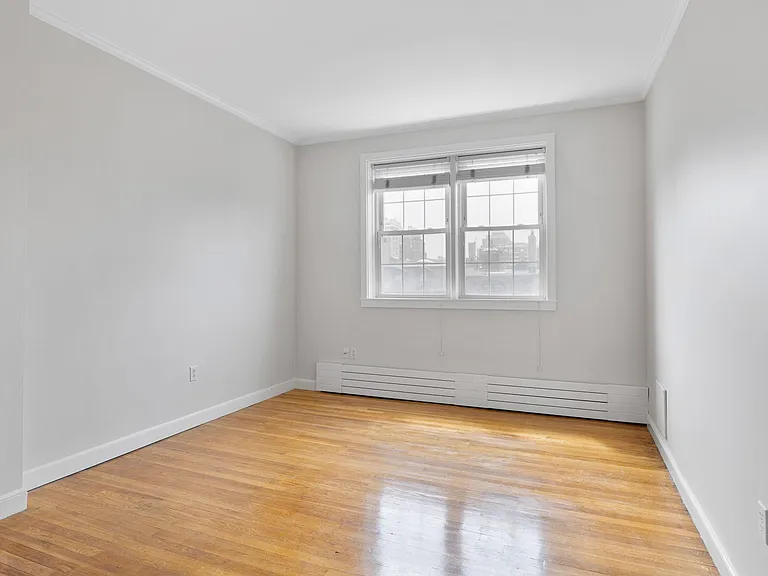 122 Beacon St #6 — Photo 9