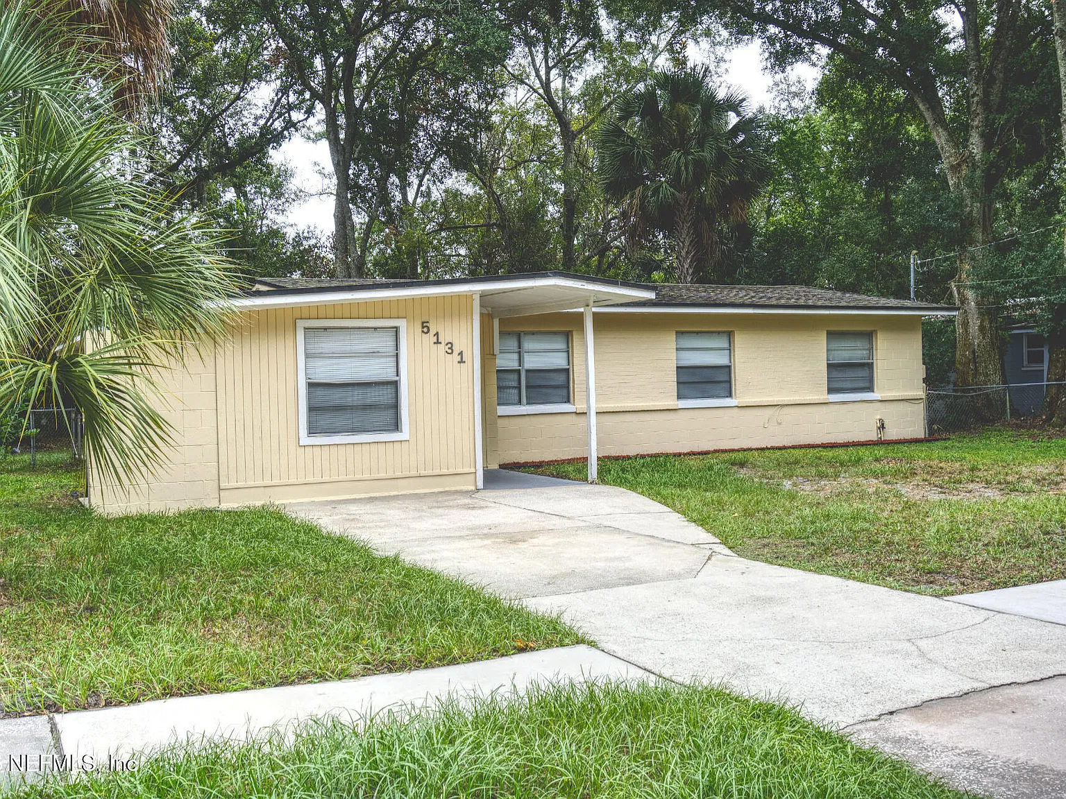 3 bed, 1.5 bath, 1412 sqft, $1,495 — Photo 3