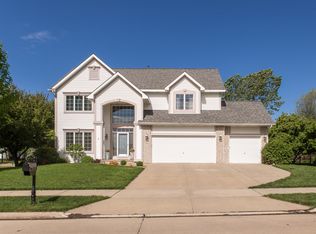 2702 144th St, Urbandale, IA 50323
