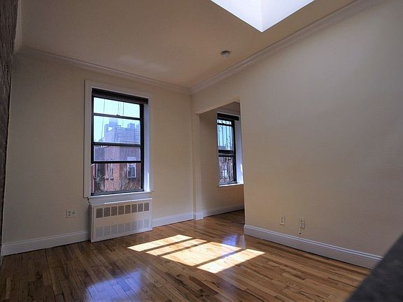 2nd image of 38 W 85th St APT 4R