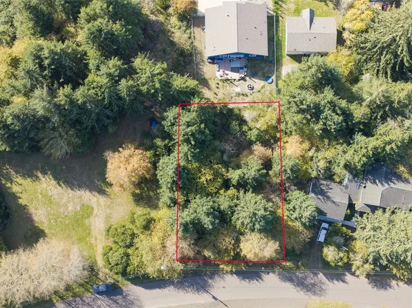 889 Falls of Clyde Loop SE, Ocean Shores, WA 98569