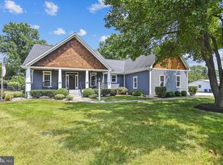 17755 Madison Ave, Hamilton, VA 20158