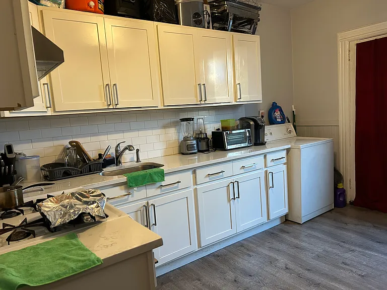 35 Wayne Ave #1 — Photo 8