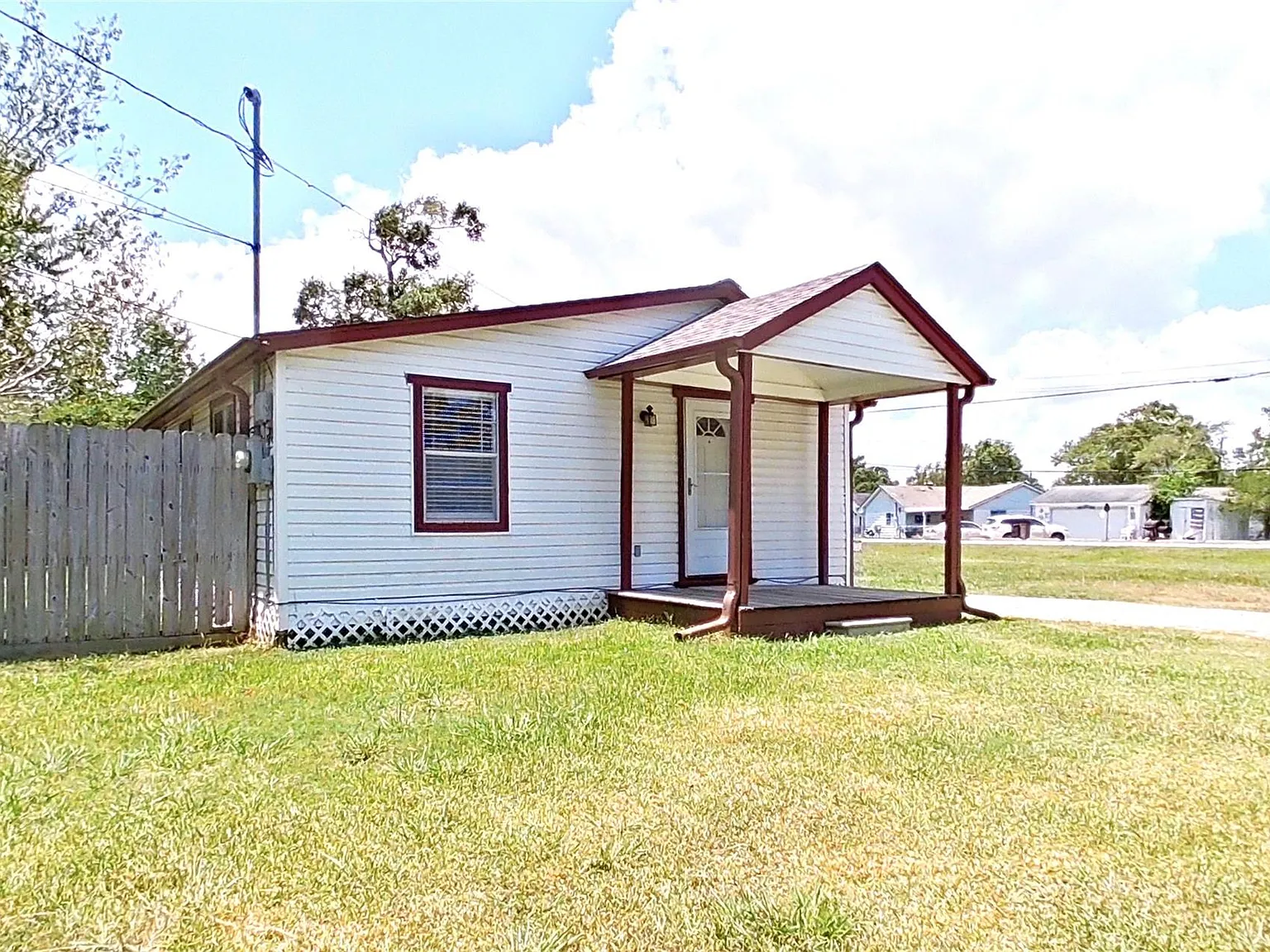 2 bed, 1.0 bath, 736 sqft, $1,500 — Photo 3
